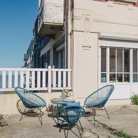 04- La Potinière- Proche - Rdc Avec Terrasse- Parking Gratuit Appartement *